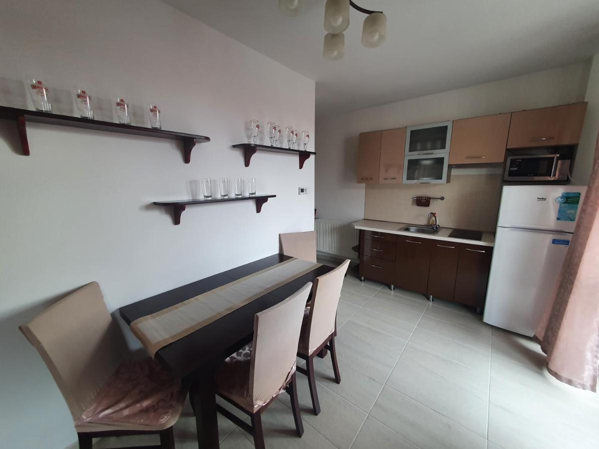 Krisi Apartman ハイデゥソボスロー エクステリア 写真
